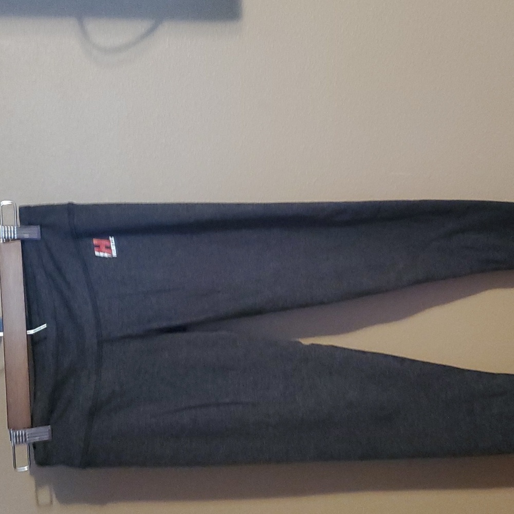 Homage hustle dark grey capri leggings junior size small
